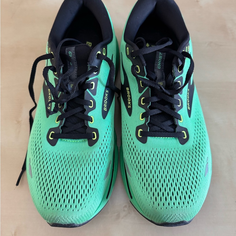 Men’s Brooks Ghost 15 Running Shoes Size 10.5